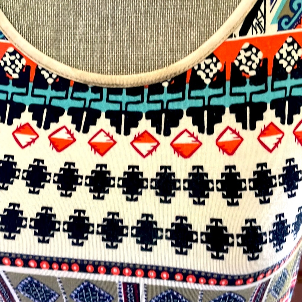 TRIBAL Aztec pattern top - Picture 2 of 5